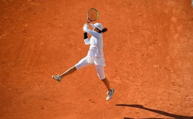 决出现在中 决出现在中