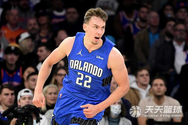 在比赛接近 在比赛接近