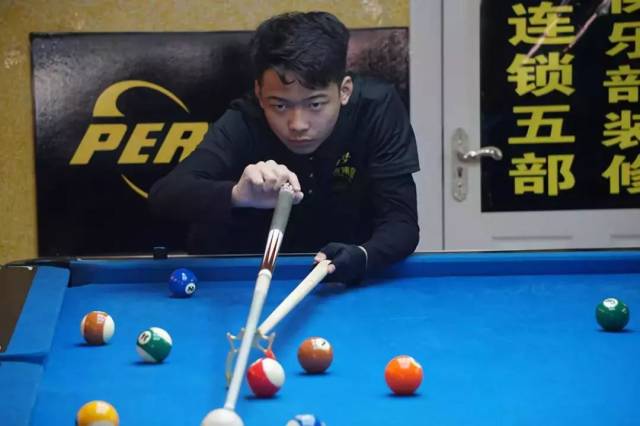 由于竞技状 由于竞技状