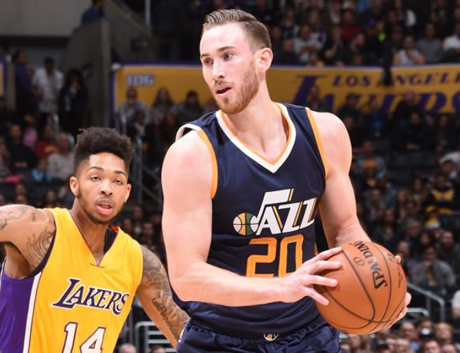 他不是传统 他不是传统